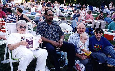ohio98 blossom center.JPG (38045 bytes)