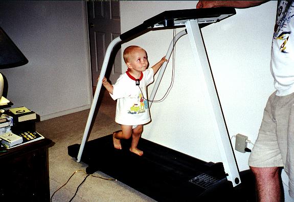 william on treadmill aunt karens washingston state summer 98.JPG (42349 bytes)